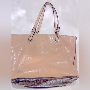 Michael Kors, beige patent leather monogram tote